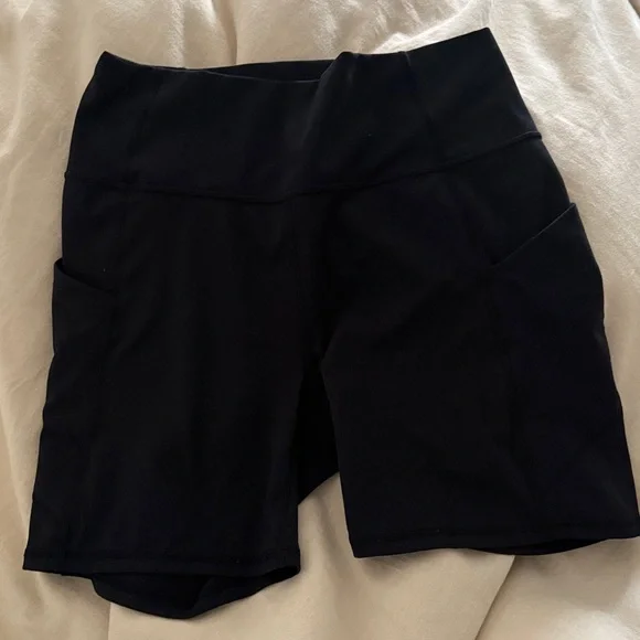 Fabletics PureLux Black Shorts with pockets - Picture 2 of 3